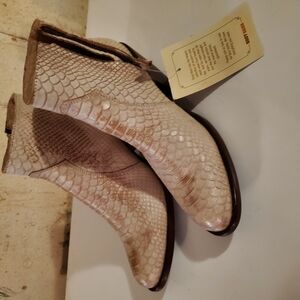 Idyllwind Tan Ankle Booties with Textured Design